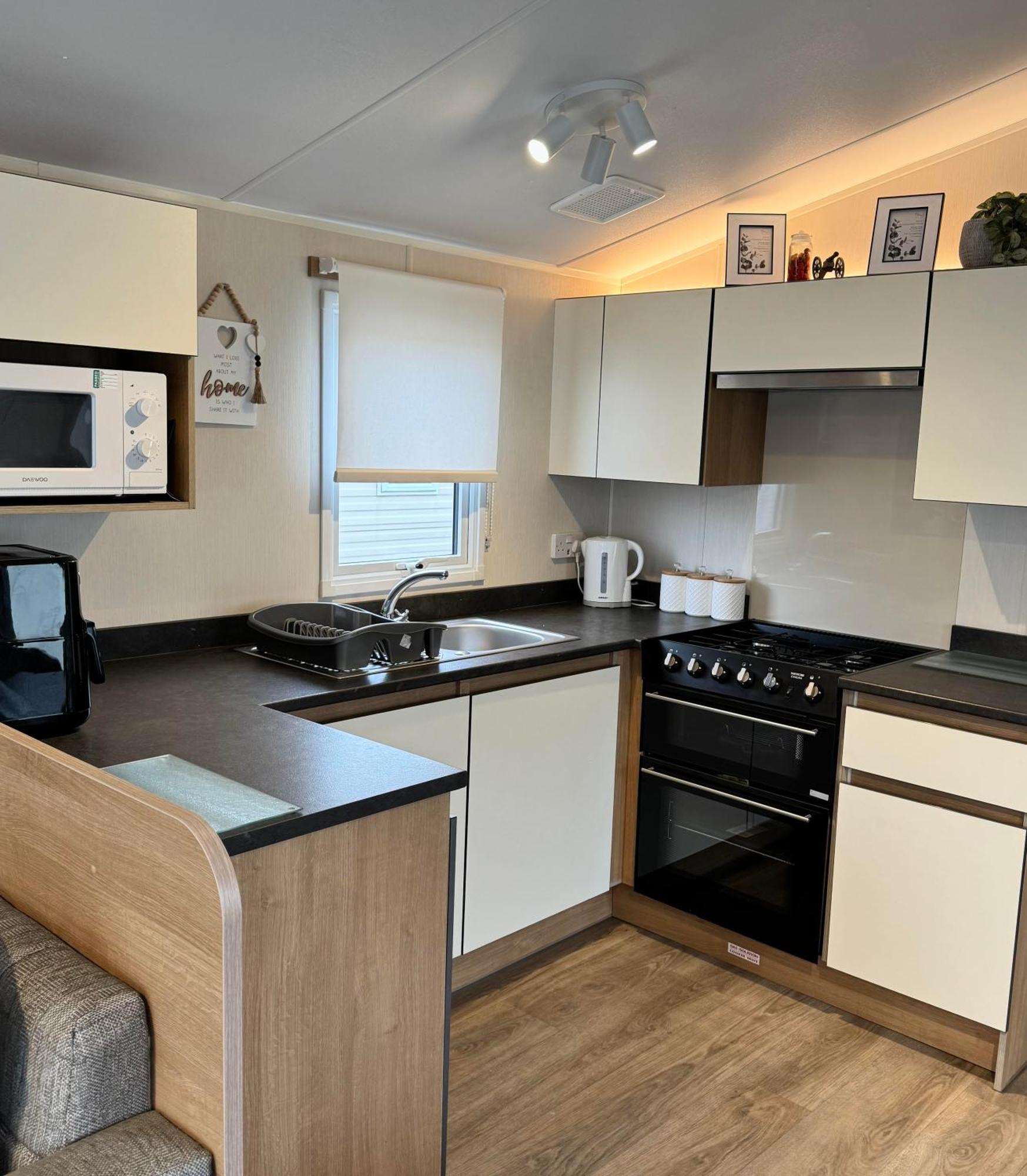 Oaken Caravan - Golden Sands Away Resorts Kinmel Bay Exterior photo
